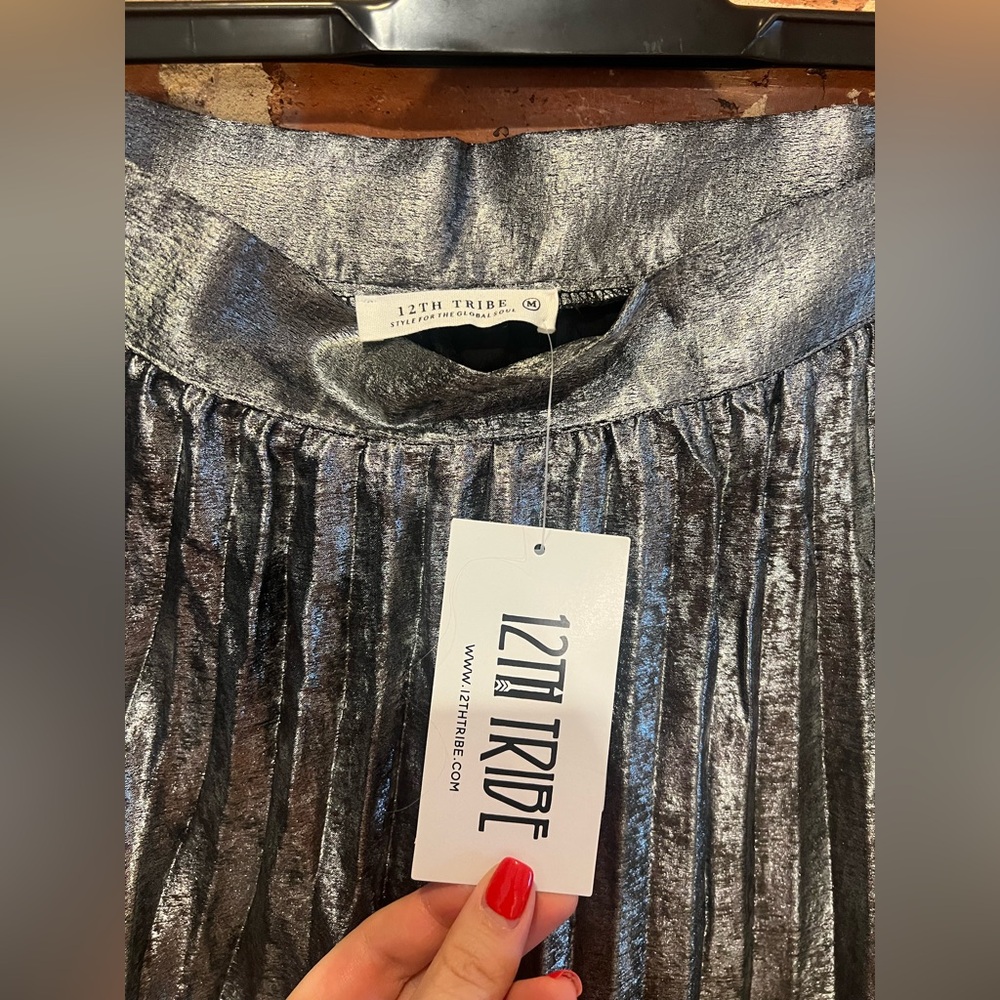 NWT 12th Tribe Electric Love Gunmetal Metallic Pleated Maxi Skirt Size M - Picture 8 of 8